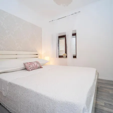 Apartment Barcot, Vela Luka, Korcula, Croatia *