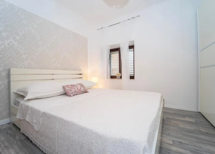 Apartment Barcot, Vela Luka, Korcula, Croatia *